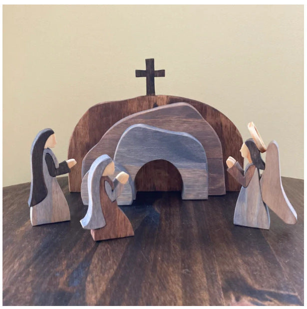 Wooden Easter Scene - Mincice Resurrected