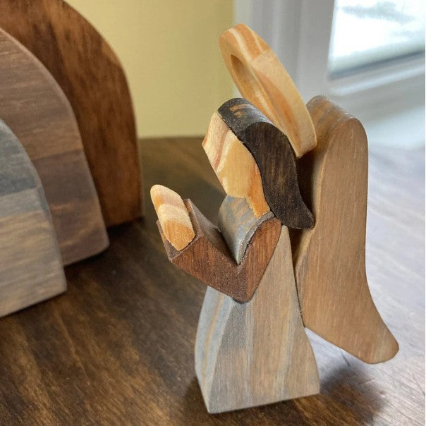Wooden Easter Scene - Mincice Resurrected